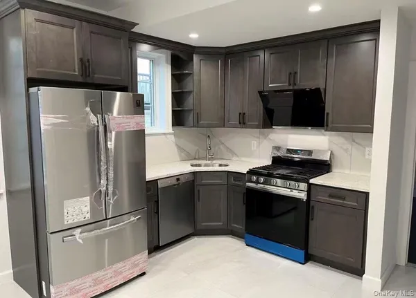 $3,200 | 61-39 231st Street | Oakland Gardens