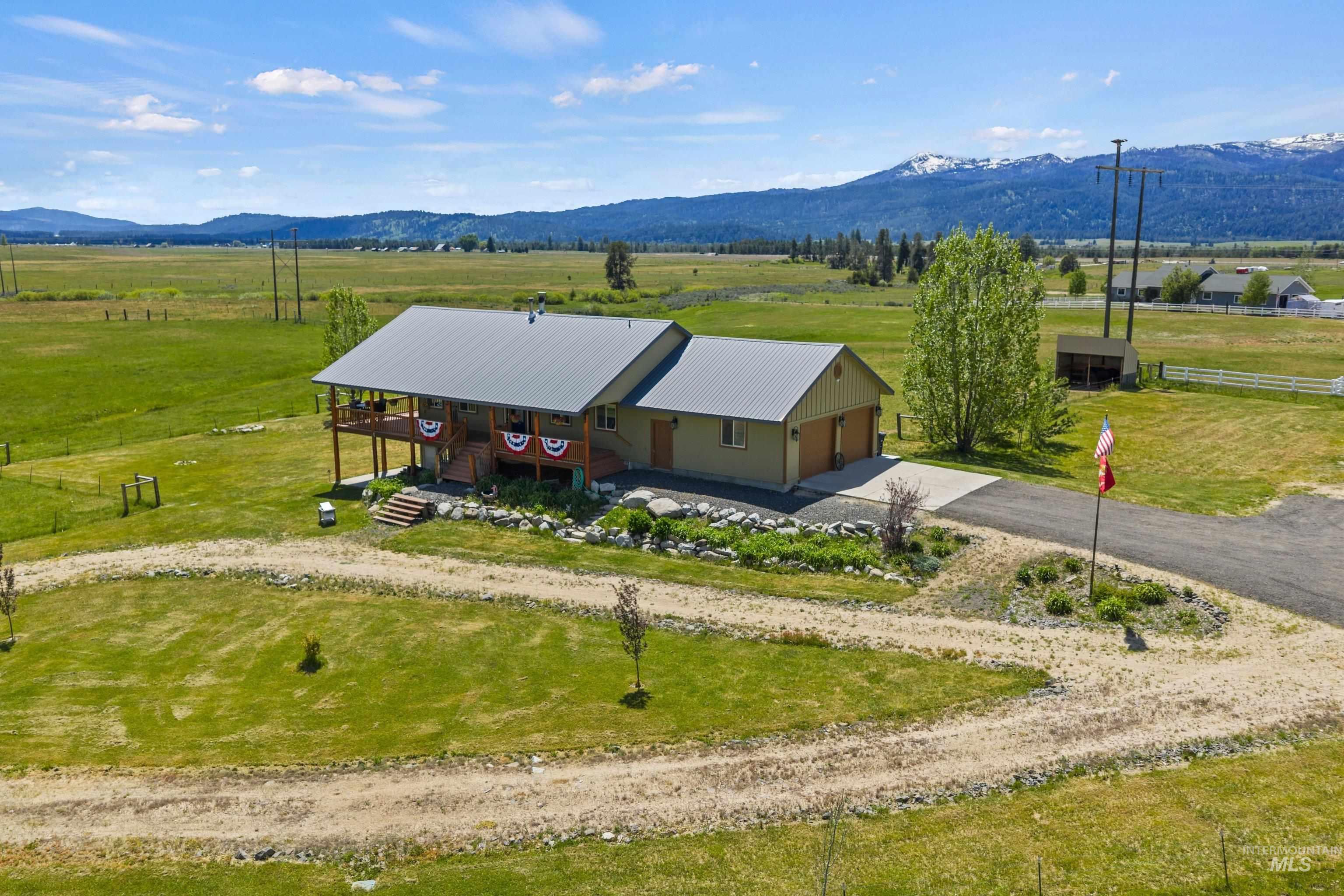 136 Goslin Loop Cascade, ID 83611 - Photo 6 of 50