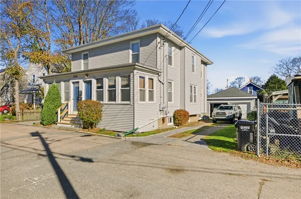 $2,800 | 7 Warner Place, Newport, RI 02840