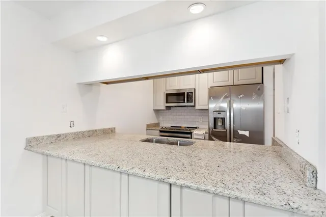 $2,000 | 110 East Brighton Court, Mandeville, LA 70471