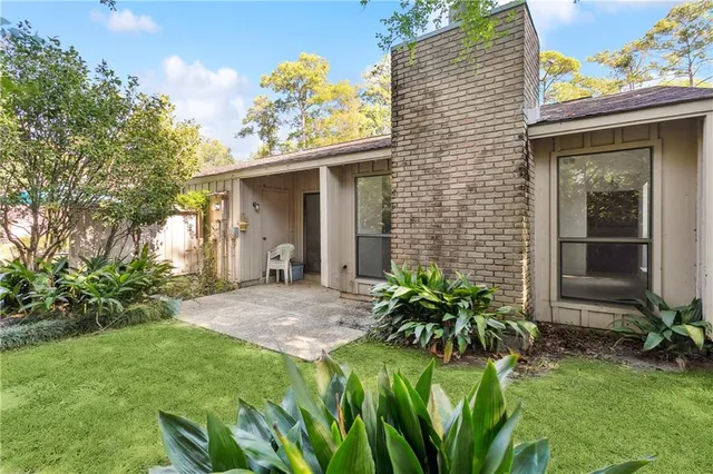 $2,000 | 110 East Brighton Court, Mandeville, LA 70471