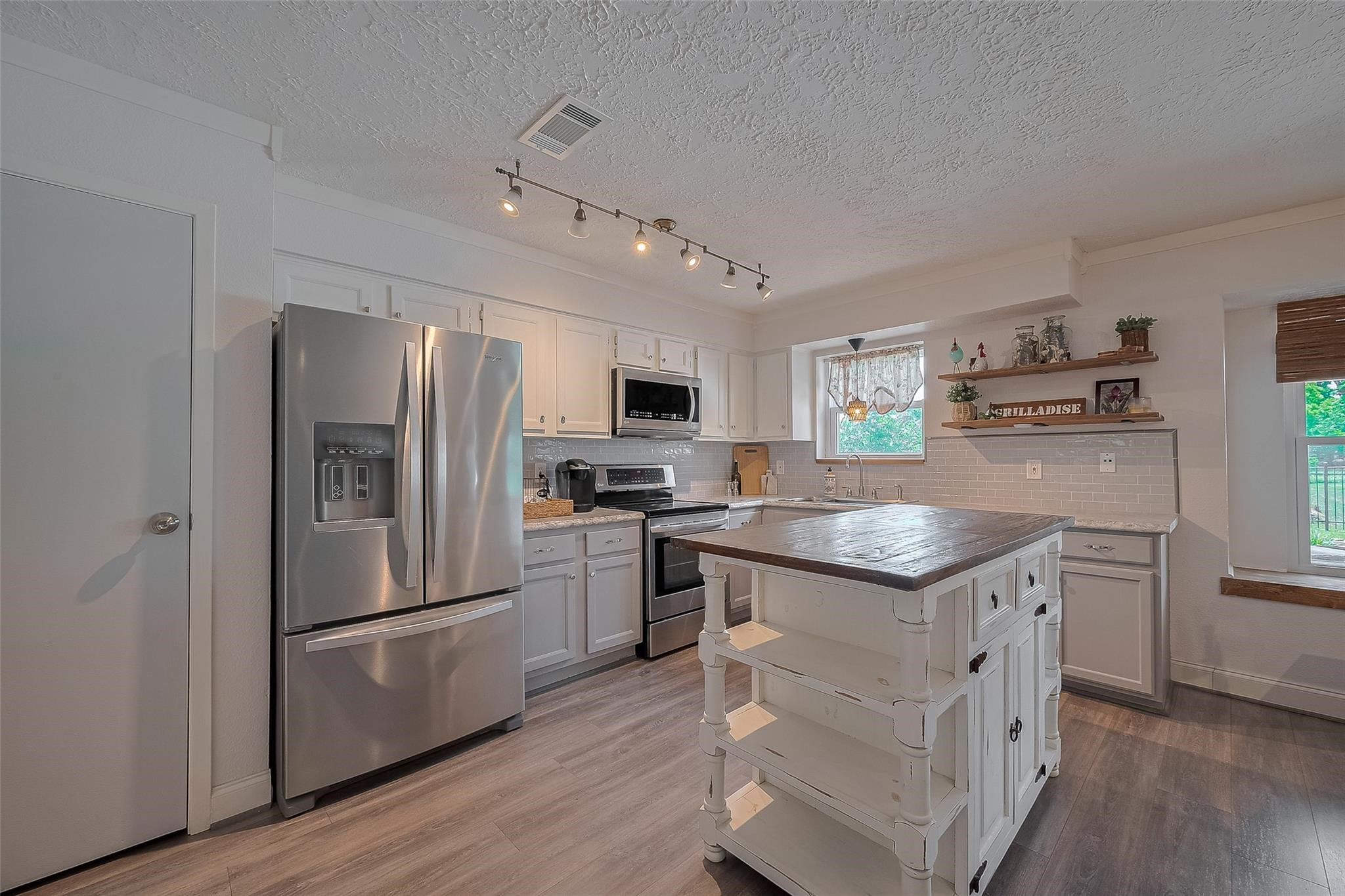 9526 Sandy Lane Manvel, TX 77578 - Photo 15 of 48 Gallery Image 15