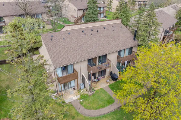 $77,700 | 28 Jamaica Colony Street, Unit 3, Fox Lake, IL 60020