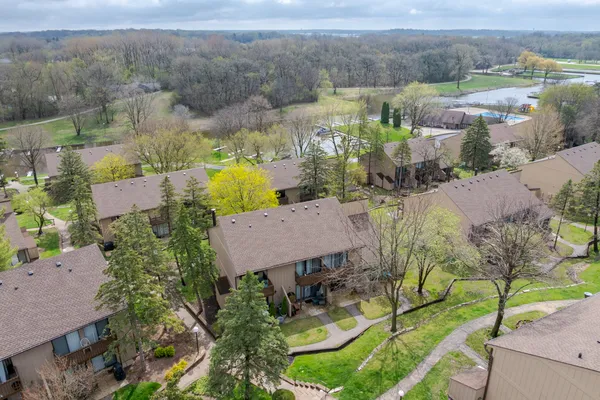 $77,700 | 28 Jamaica Colony Street, Unit 3, Fox Lake, IL 60020