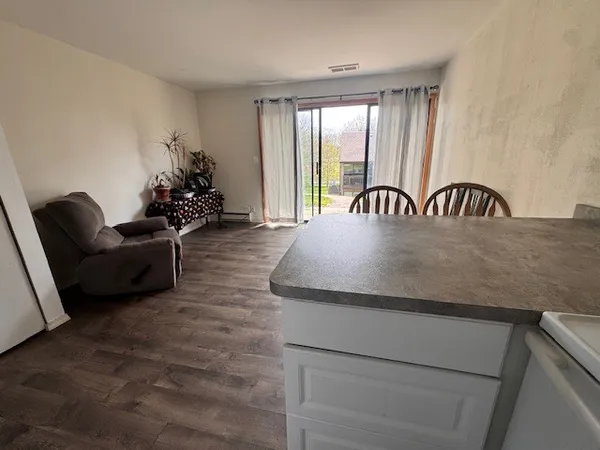 $77,700 | 28 Jamaica Colony Street, Unit 3, Fox Lake, IL 60020