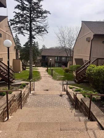 $77,700 | 28 Jamaica Colony Street, Unit 3, Fox Lake, IL 60020