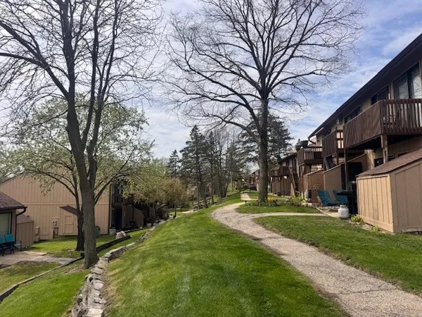 $77,700 | 28 Jamaica Colony Street, Unit 3, Fox Lake, IL 60020
