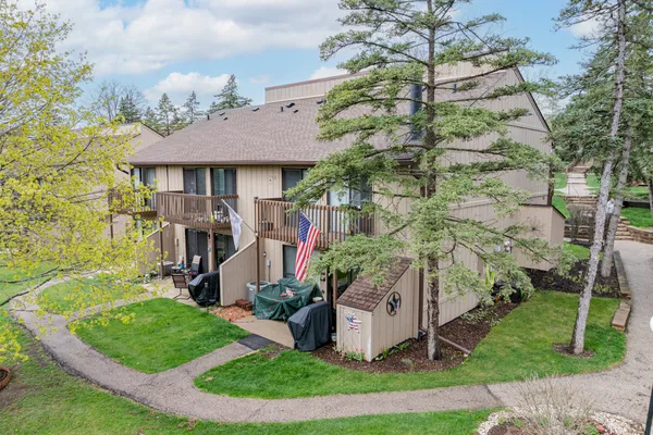 $77,700 | 28 Jamaica Colony Street, Unit 3, Fox Lake, IL 60020