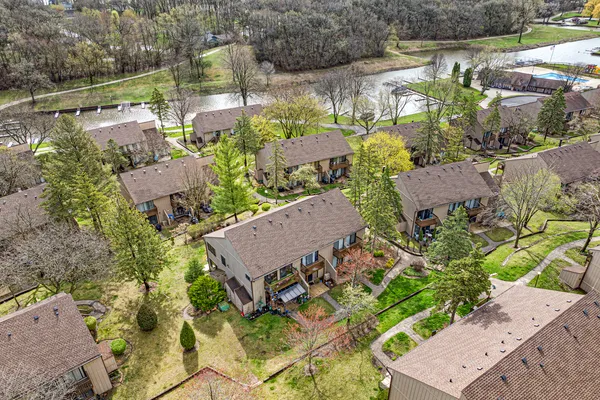 $77,700 | 28 Jamaica Colony Street, Unit 3, Fox Lake, IL 60020