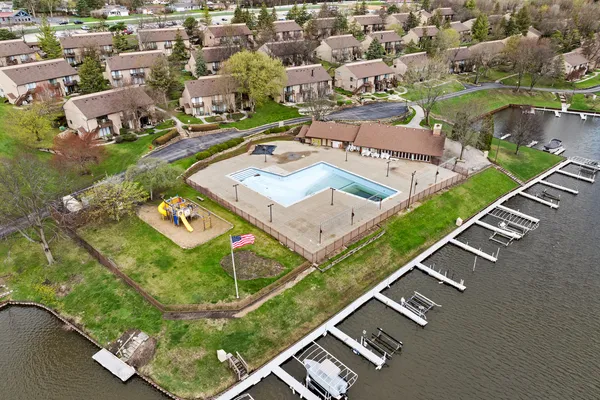 $77,700 | 28 Jamaica Colony Street, Unit 3, Fox Lake, IL 60020