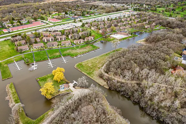 $77,700 | 28 Jamaica Colony Street, Unit 3, Fox Lake, IL 60020