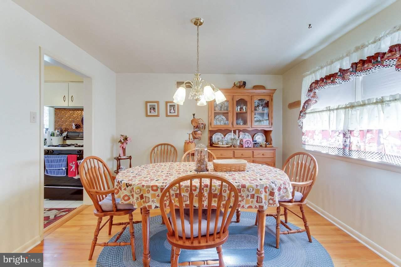 1733 Crescent Road York, PA 17403 - Photo 5 of 26
