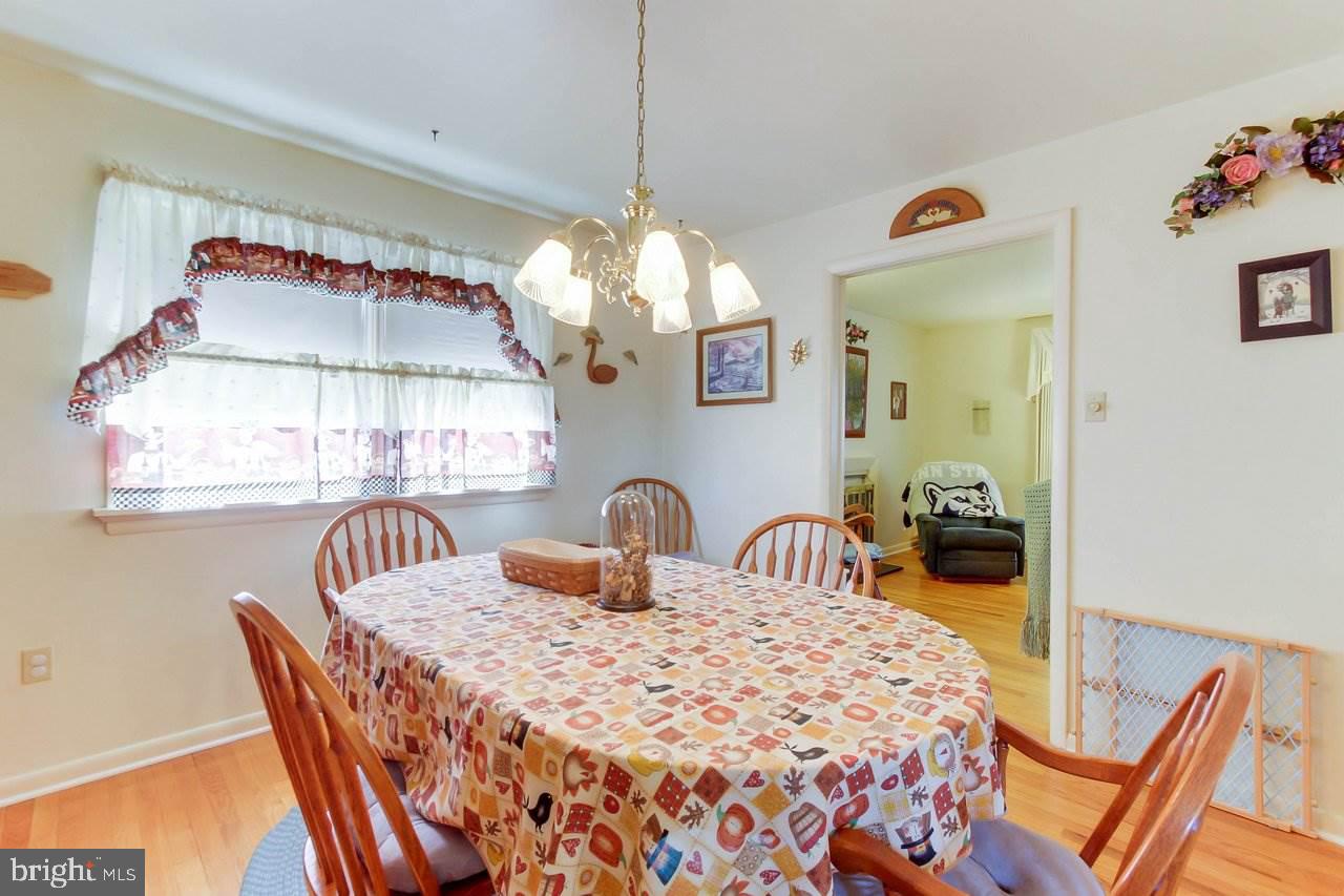 1733 Crescent Road York, PA 17403 - Photo 6 of 26