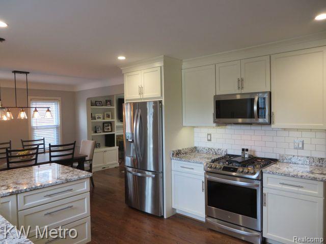 1890 Rosemont Road Berkley, MI 48072 - Photo 3 of 25 Gallery Image 3