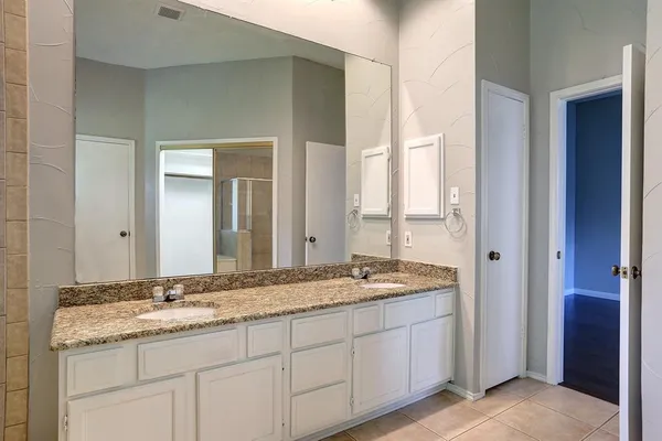 $2,450 | 3852 Beaumont Lane, Plano, TX 75023