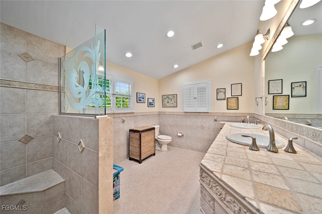 716 Rabbit Road Sanibel, FL 33957 - Photo 22 of 35