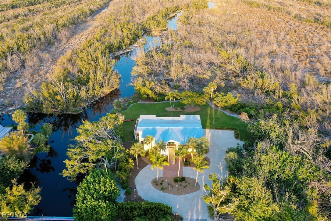 716 Rabbit Road Sanibel, FL 33957 - Photo 33 of 35