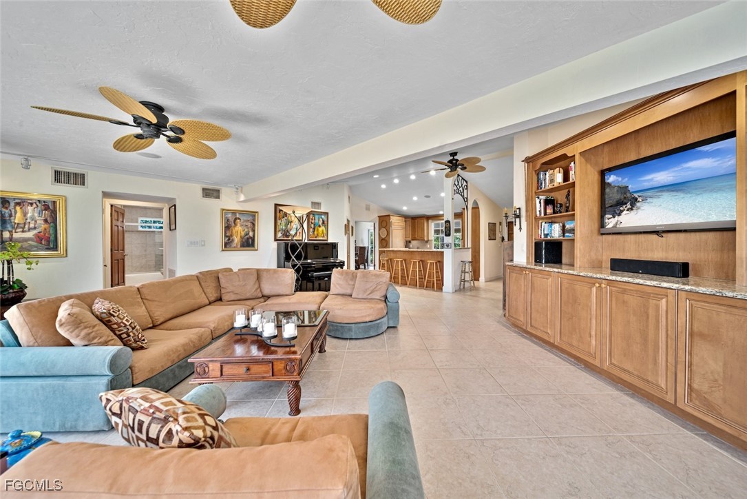 716 Rabbit Road Sanibel, FL 33957 - Photo 8 of 35