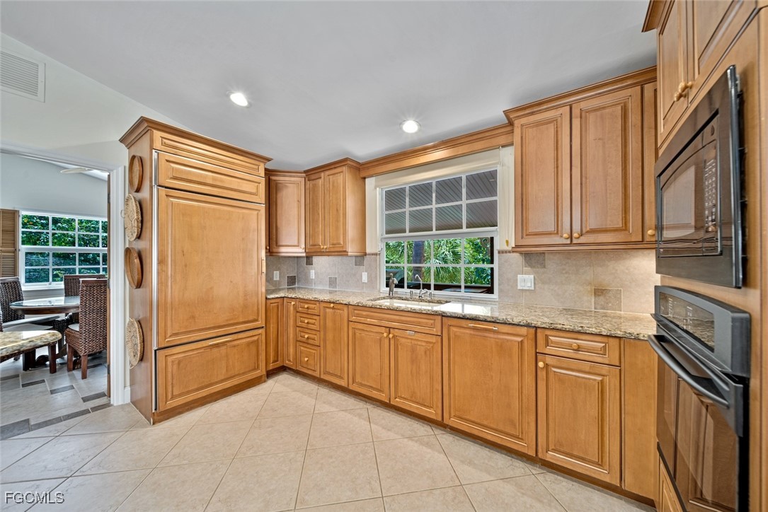 716 Rabbit Road Sanibel, FL 33957 - Photo 10 of 35