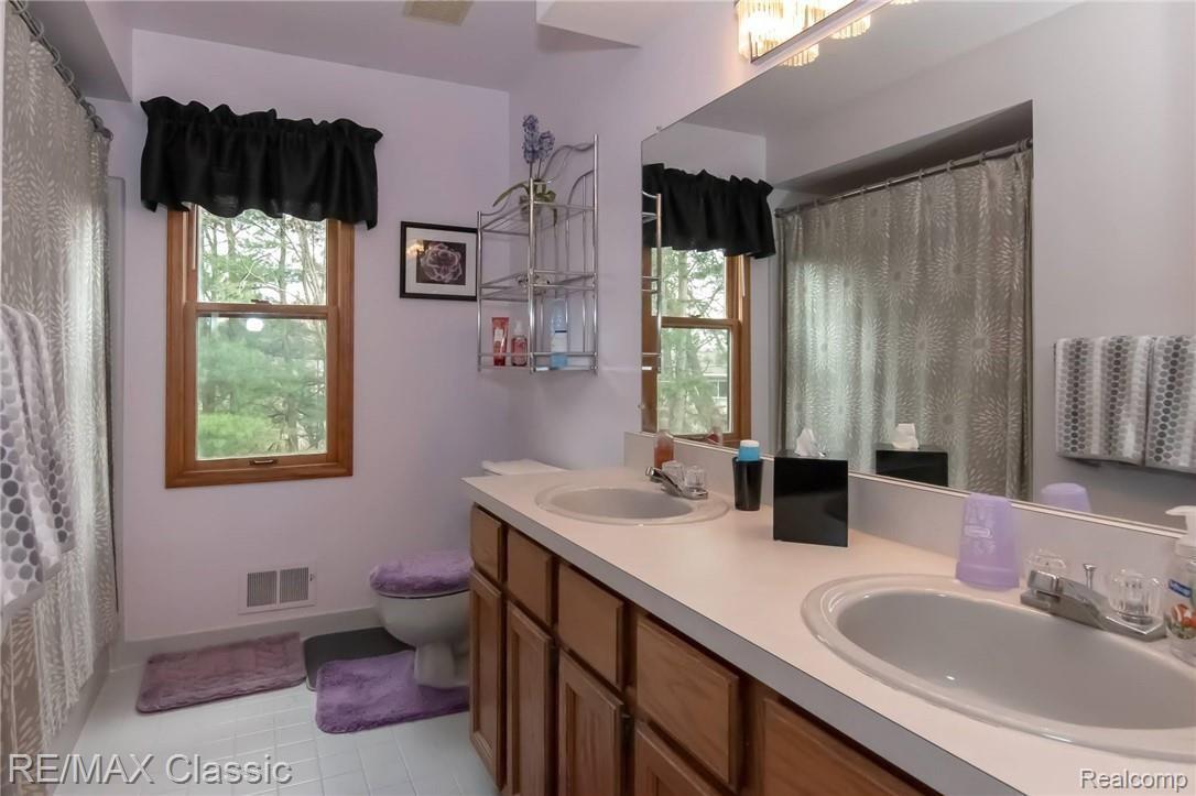 44513 Stone Road Novi, MI 48375 - Photo 44 of 70 JTB_5636.jpg