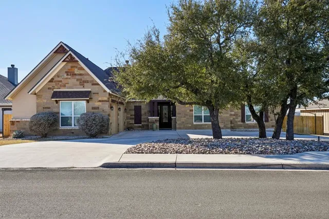 $798,500 | 229 Yorktown Boulevard, Kerrville, TX 78028