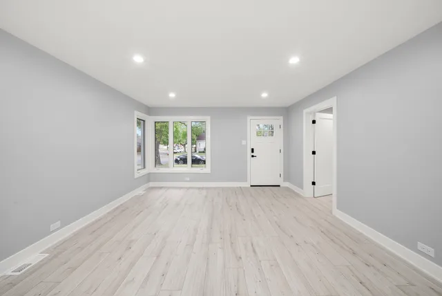 $418,300 | 3723 West 104th Street, Chicago, IL 60655