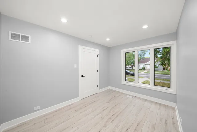 $418,300 | 3723 West 104th Street, Chicago, IL 60655