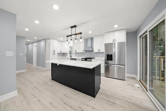 $418,300 | 3723 West 104th Street, Chicago, IL 60655