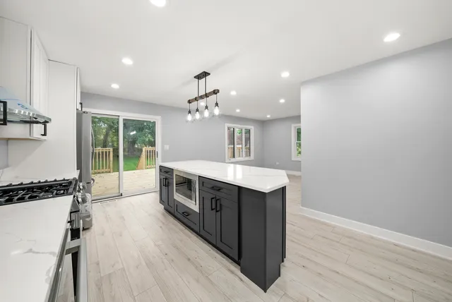 $418,300 | 3723 West 104th Street, Chicago, IL 60655