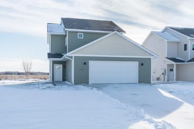 $319,900 | 3105 Bassett Drive, Mankato, MN 56001