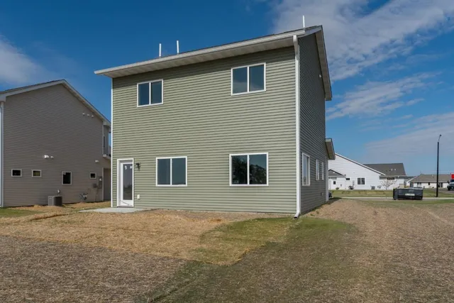 $319,900 | 3105 Bassett Drive, Mankato, MN 56001