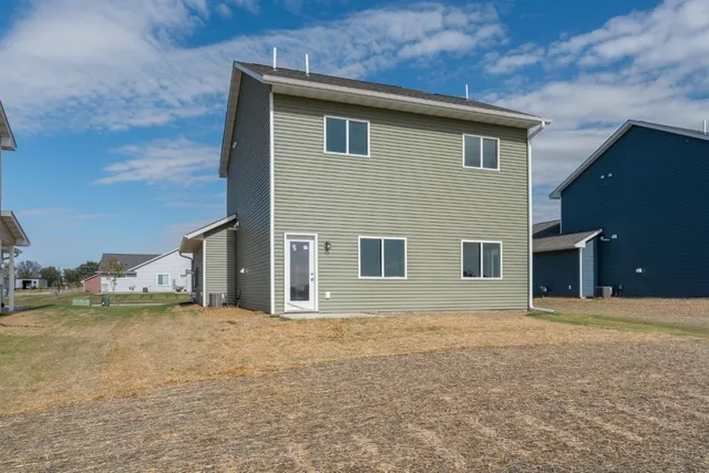 $319,900 | 3105 Bassett Drive, Mankato, MN 56001