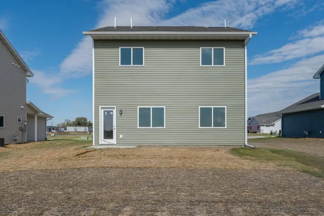 $319,900 | 3105 Bassett Drive, Mankato, MN 56001