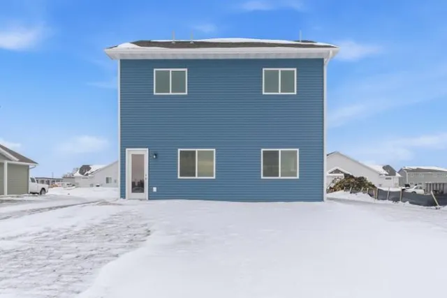 $319,900 | 3105 Bassett Drive, Mankato, MN 56001