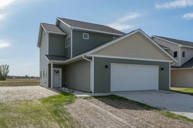 $319,900 | 3105 Bassett Drive, Mankato, MN 56001
