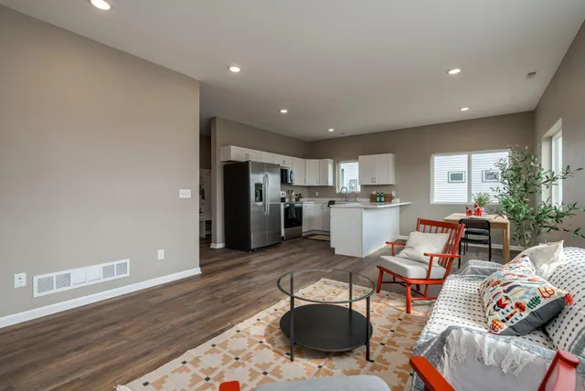 $319,900 | 3105 Bassett Drive, Mankato, MN 56001