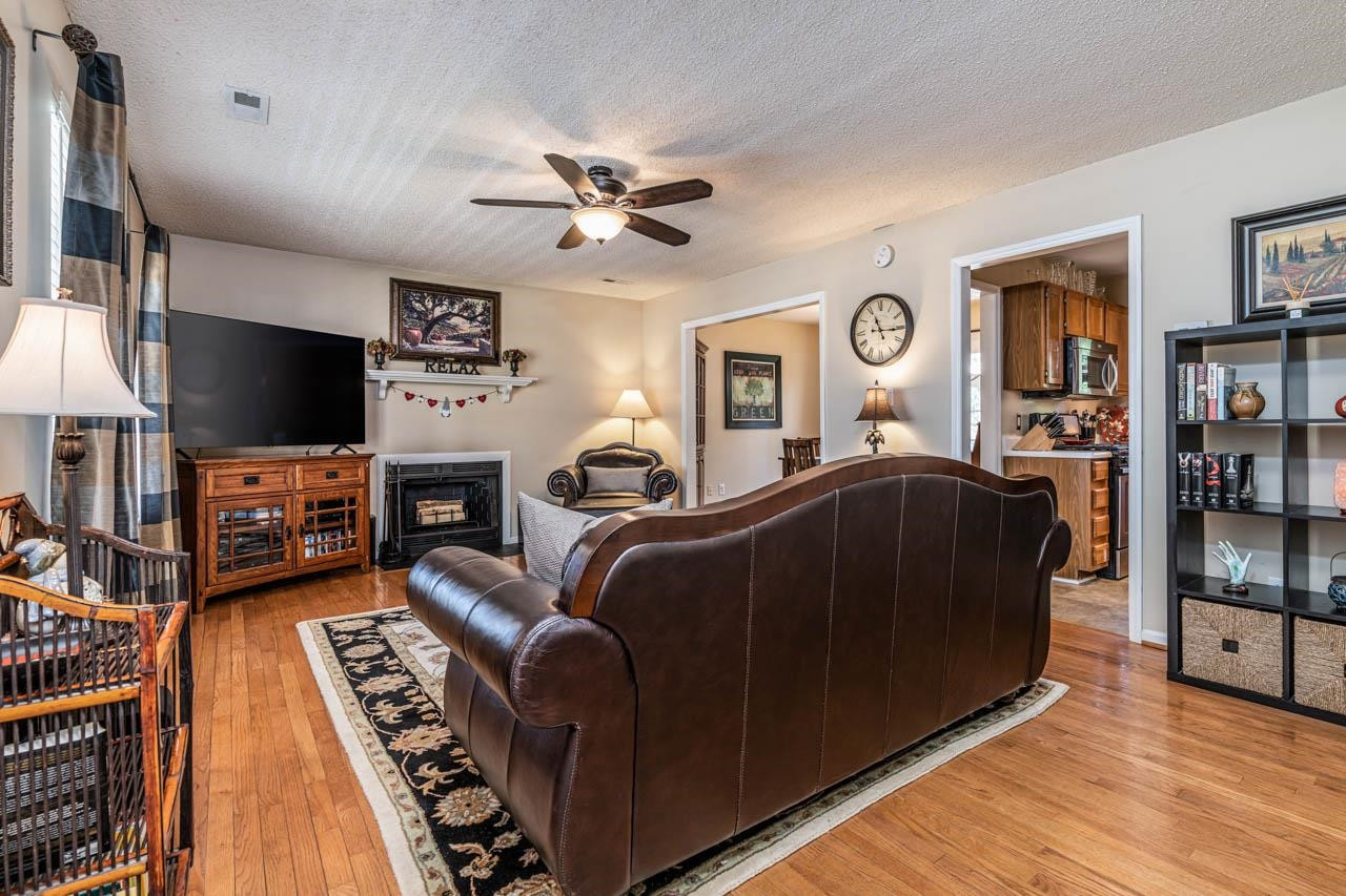 1104 Stoneferry Lane Raleigh, NC 27606 - Photo 9 of 46 Photo 9