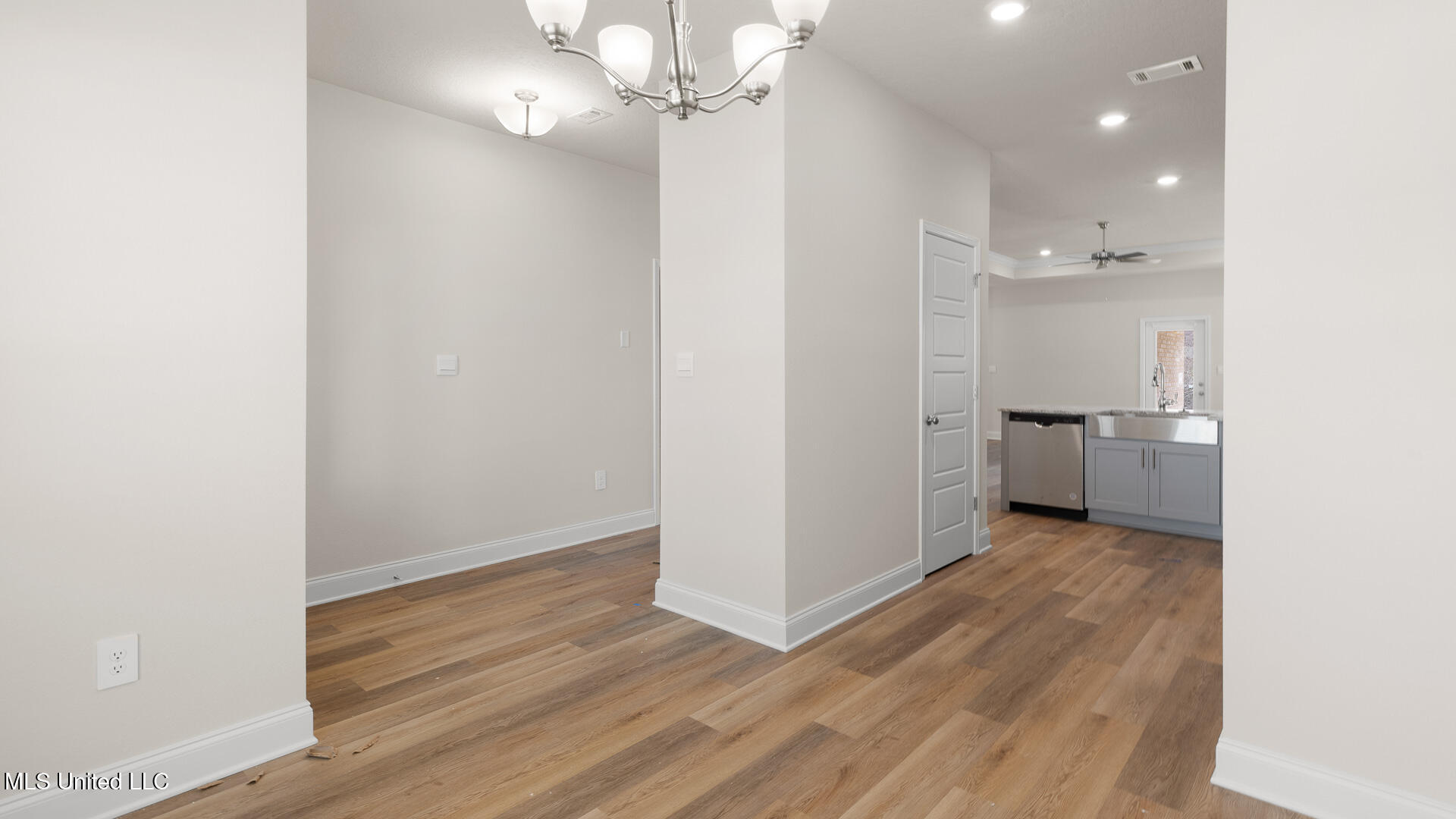 15963 Blue Rdg Drive Gulfport, MS 39503 - Photo 4 of 26 003