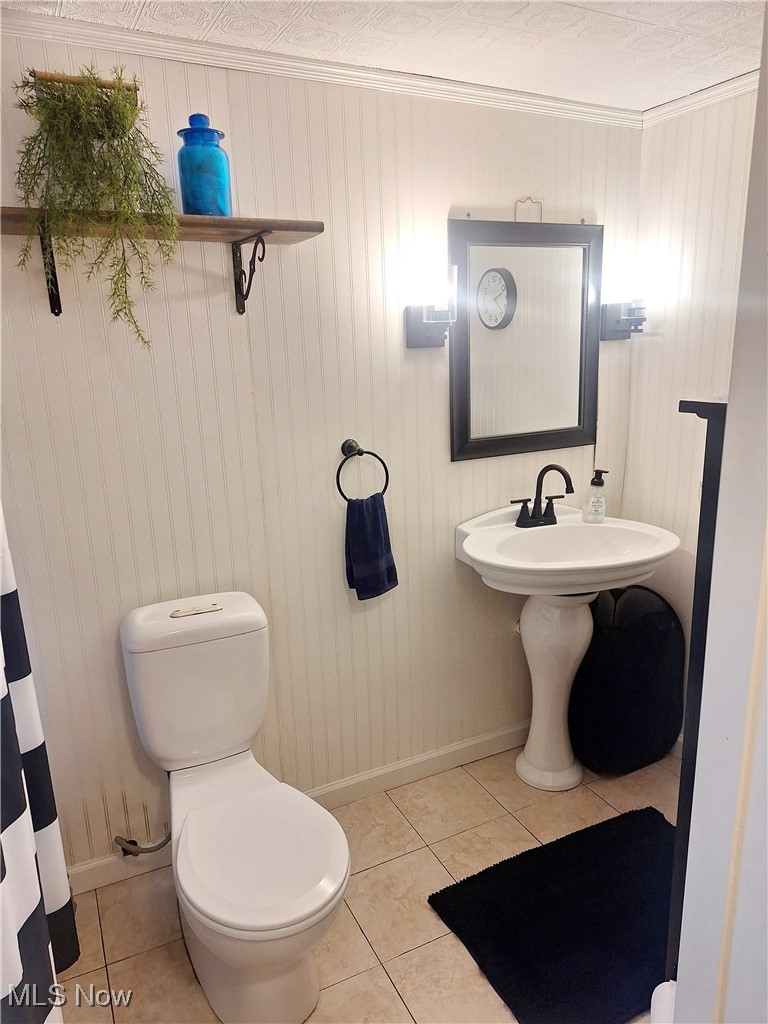 15818 Georgia Road Middlefield, OH 44062 - Photo 16 of 38 1st floor bathroom