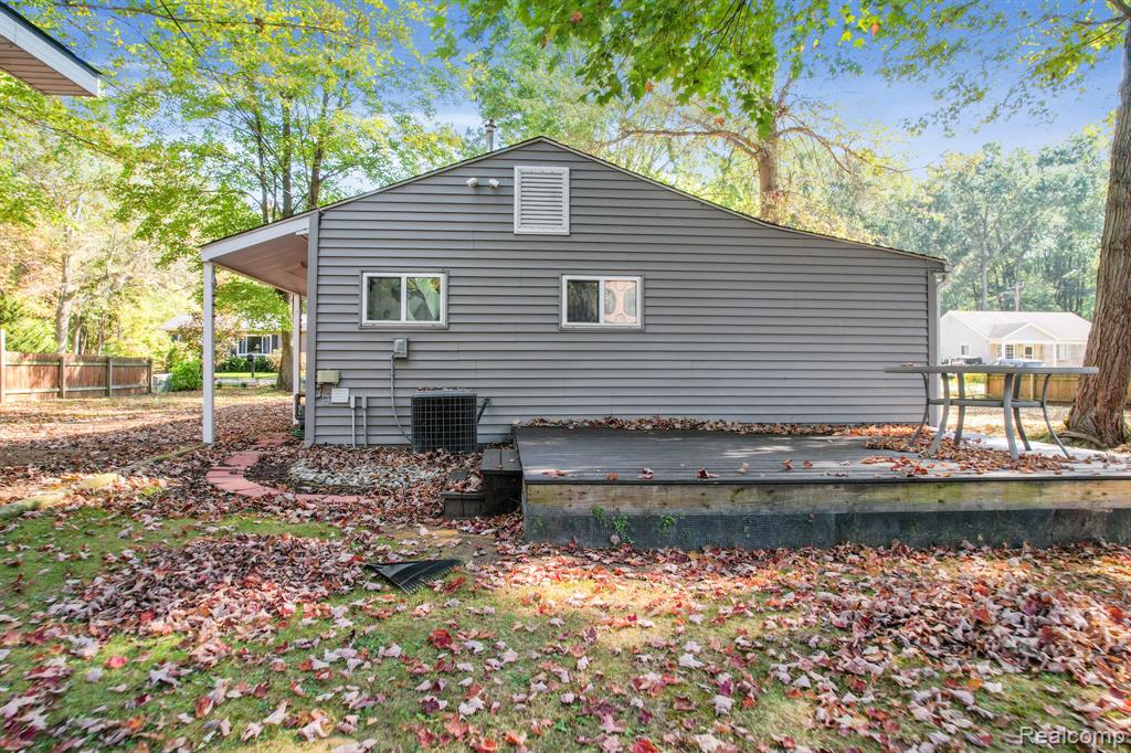 9106 Maple Road Algonac, MI 48001 - Photo 22 of 30 Gallery Image 22