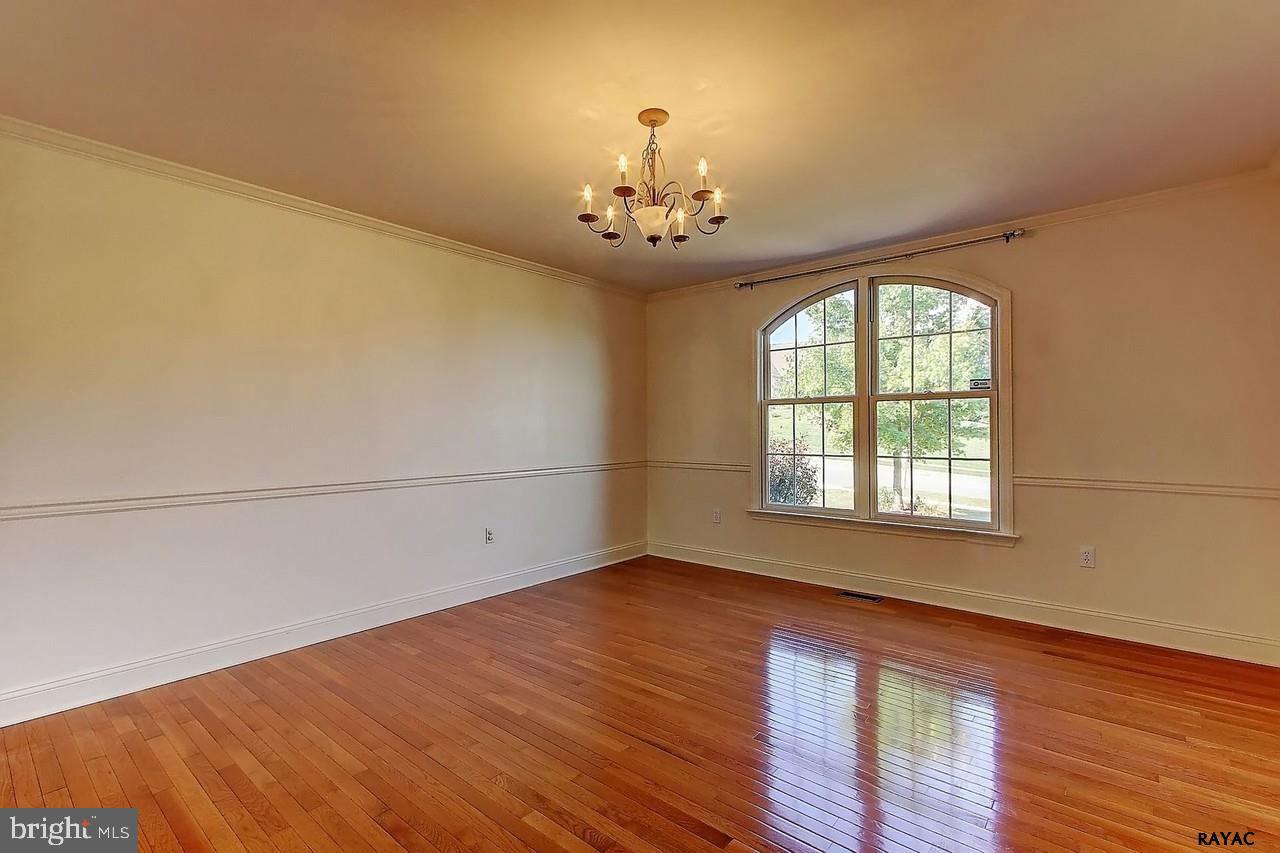 617 Campbell Road York, PA 17402 - Photo 3 of 28 Gallery Image 3