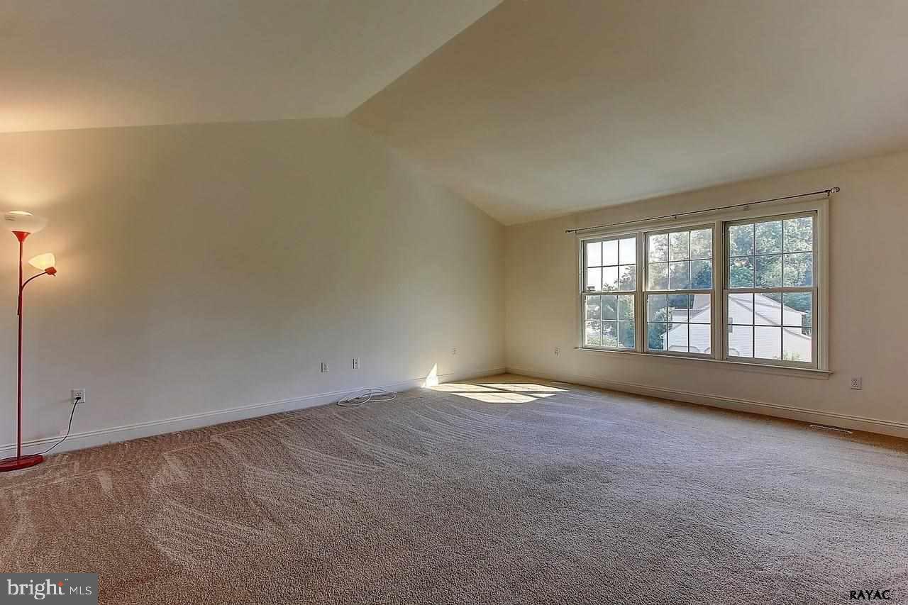 617 Campbell Road York, PA 17402 - Photo 5 of 28 Gallery Image 5