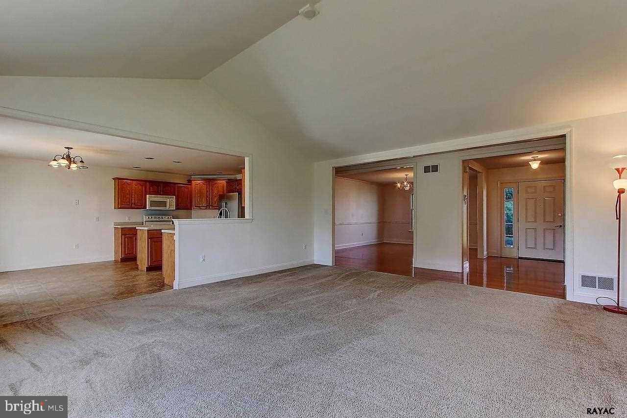 617 Campbell Road York, PA 17402 - Photo 7 of 28 Gallery Image 7