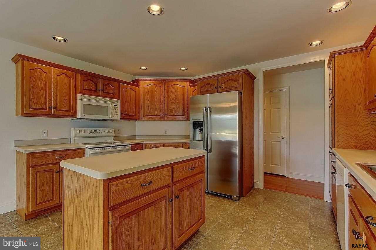 617 Campbell Road York, PA 17402 - Photo 9 of 28 Gallery Image 9