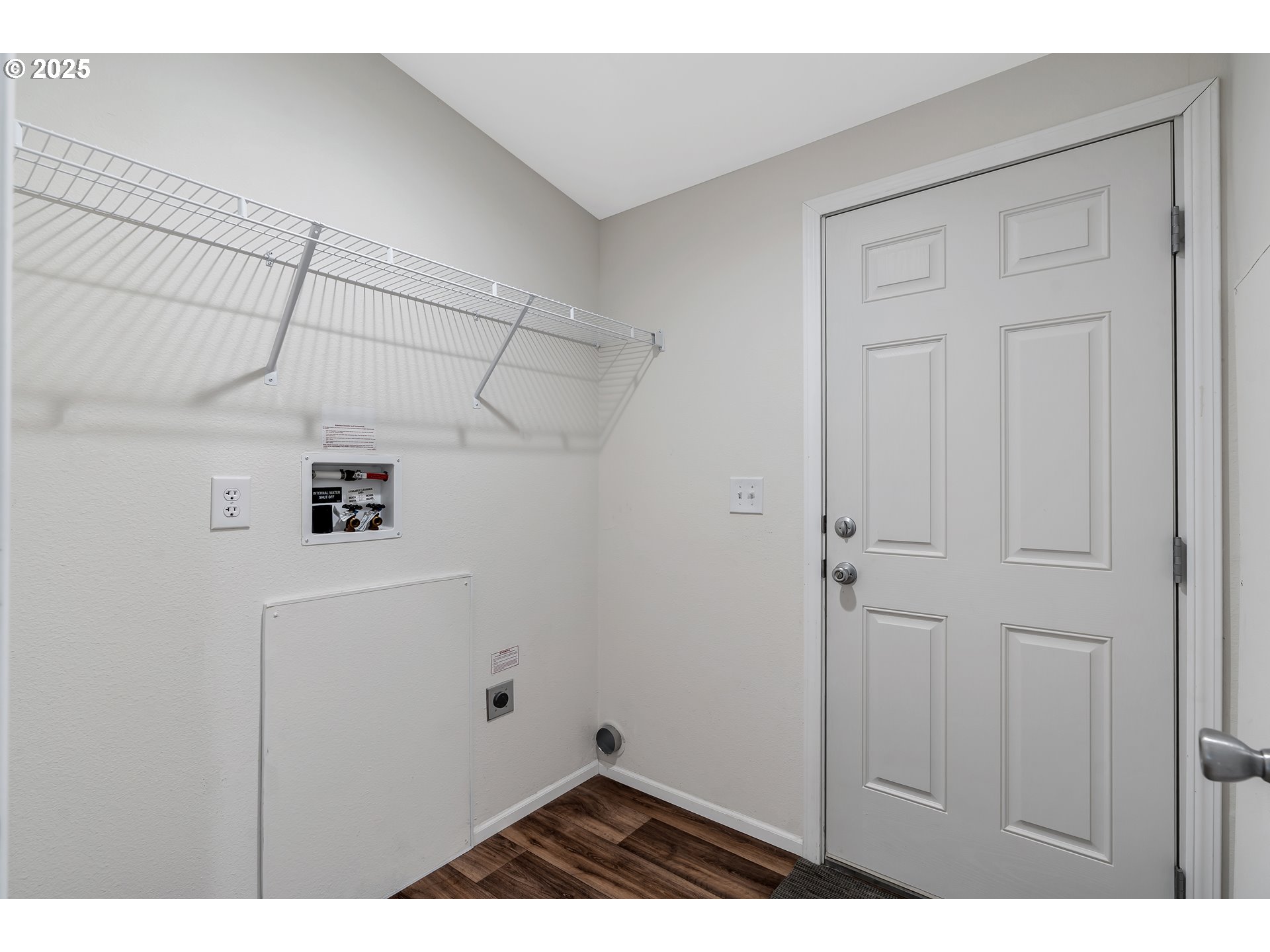 4915 Swegle Road Northeast, Unit 63 Salem, OR 97301 - Photo 14 of 36 a view of room