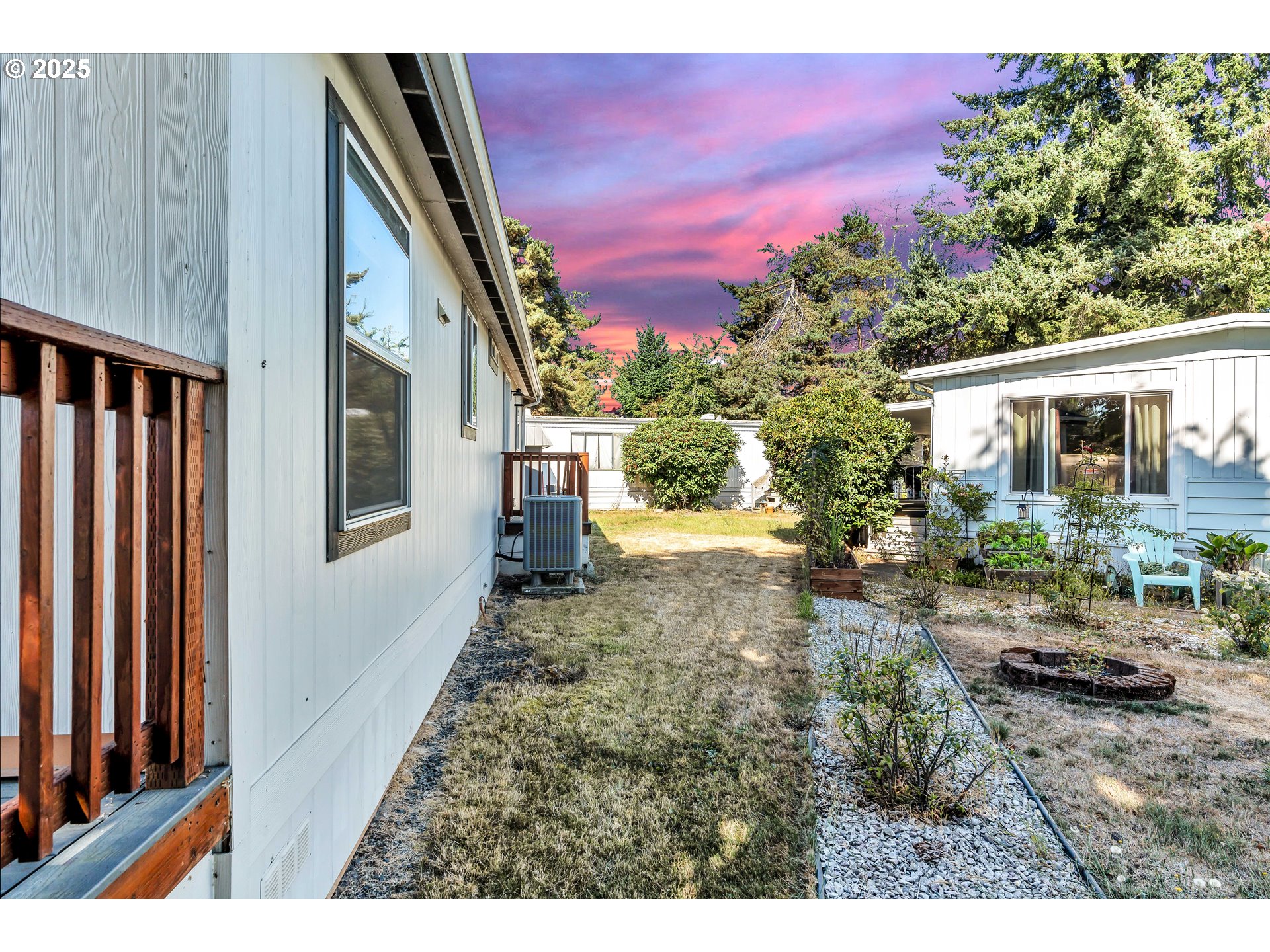 4915 Swegle Road Northeast, Unit 63 Salem, OR 97301 - Photo 24 of 36 a view of a backyard with garden