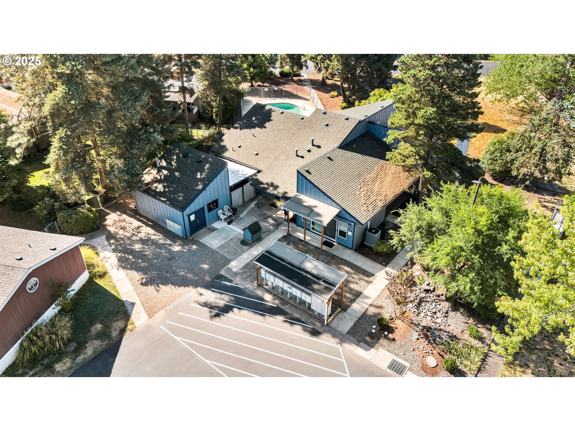 4915 Swegle Road Northeast, Unit 63 Salem, OR 97301 - Photo 29 of 36 an aerial view of a house