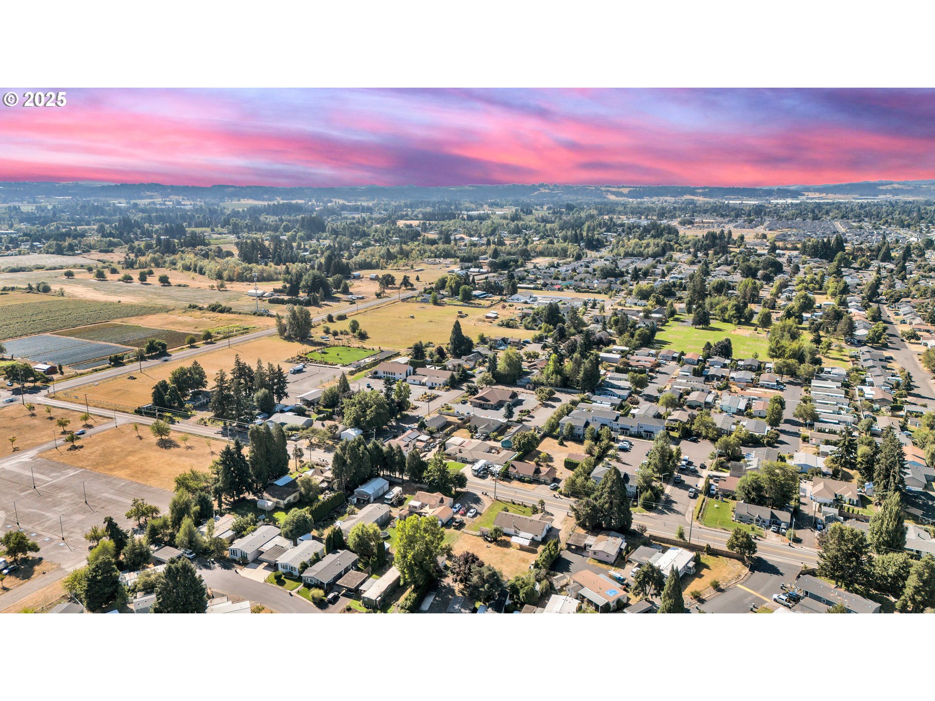 4915 Swegle Road Northeast, Unit 63 Salem, OR 97301 - Photo 34 of 36 a view of a city
