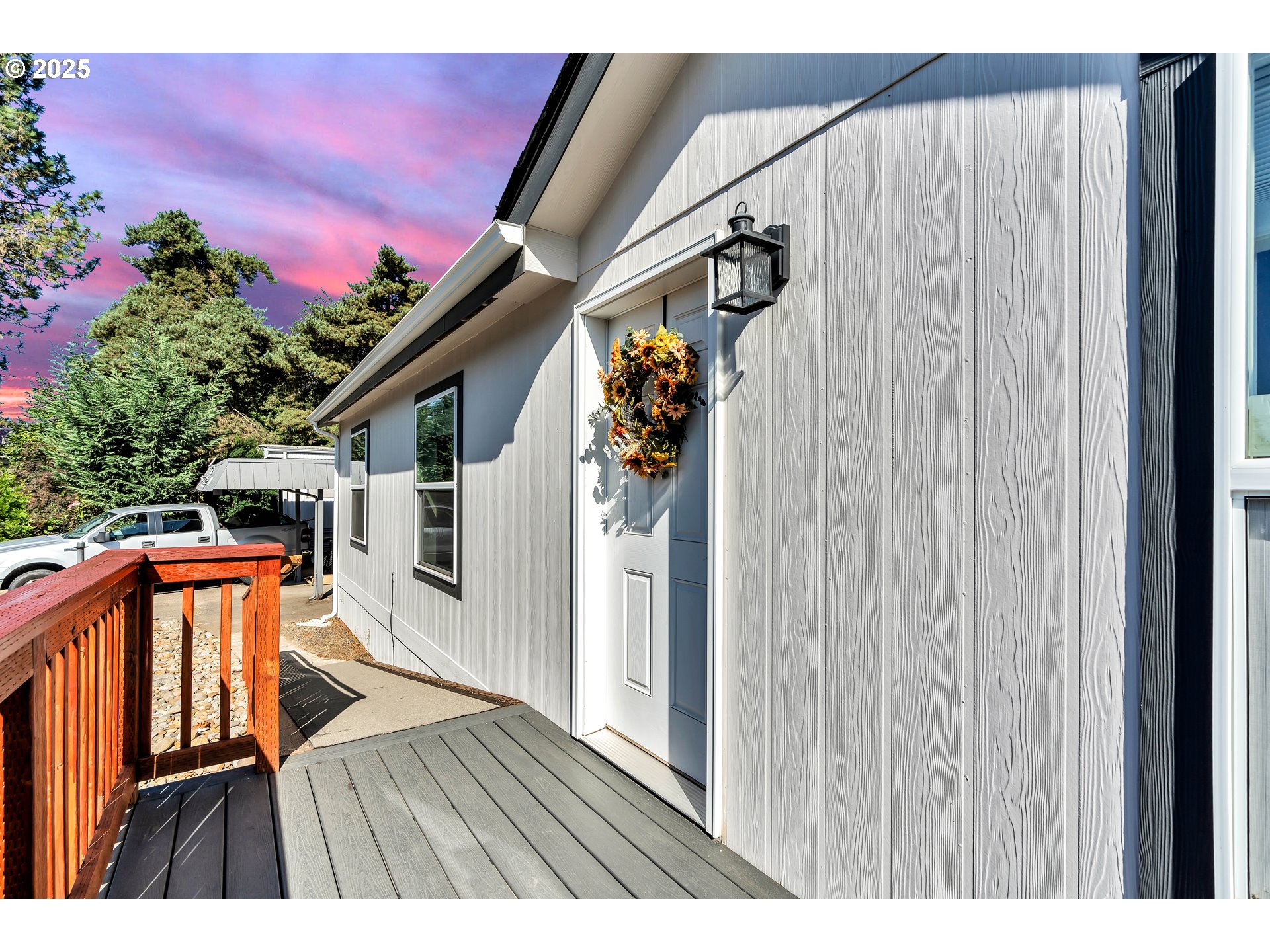 4915 Swegle Road Northeast, Unit 63 Salem, OR 97301 - Photo 5 of 36 a balcony view with an outdoor space