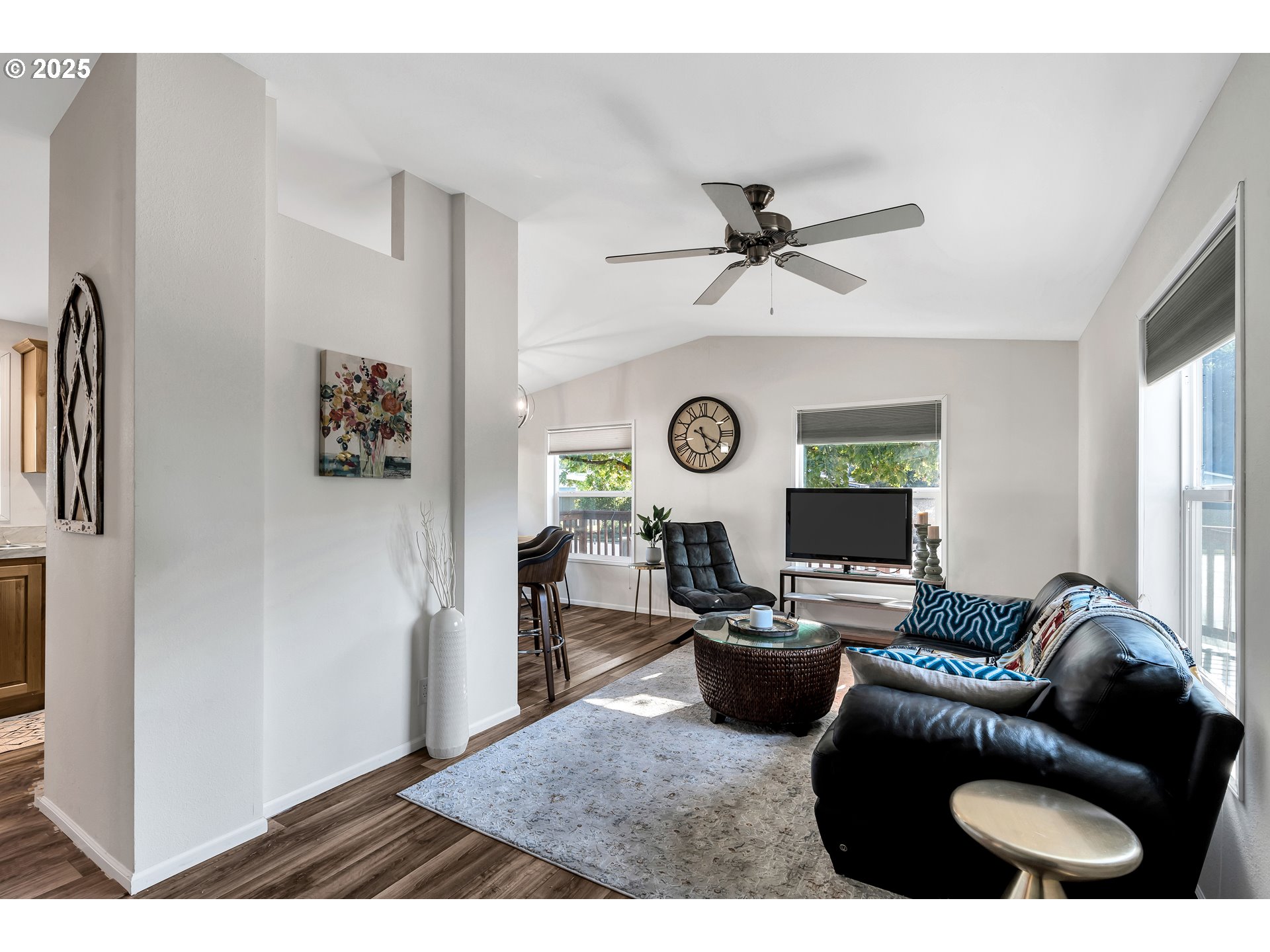 4915 Swegle Road Northeast, Unit 63 Salem, OR 97301 - Photo 6 of 36 a living room with furniture and a window